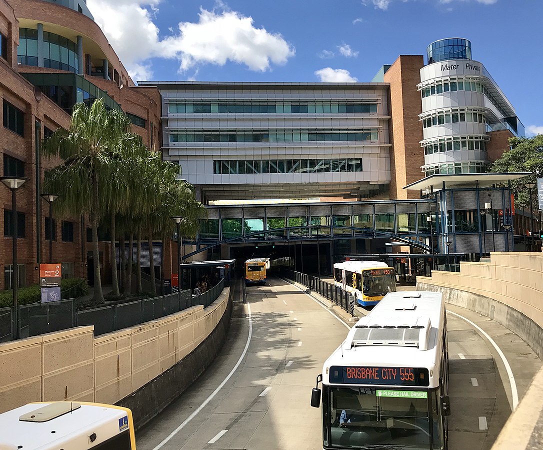 Mater_Hill_bus_station,_Brisbane